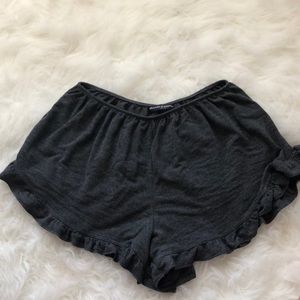 Brandy Melville Vodi shorts